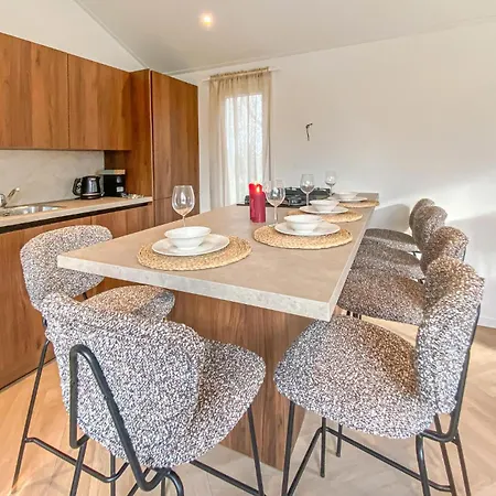 펜션 Sernets Recreatie 111 *