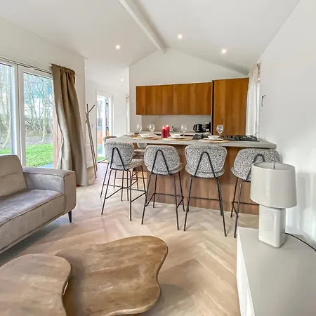 펜션 Sernets Recreatie 111 *